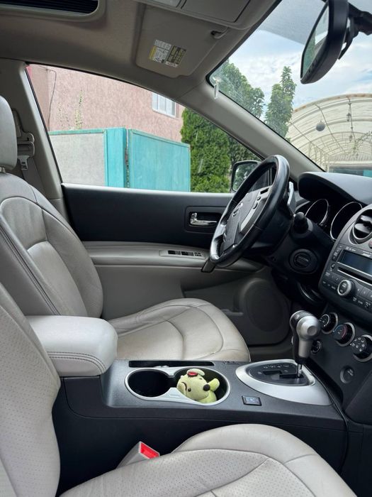 Продаж авто Nissan Rogue