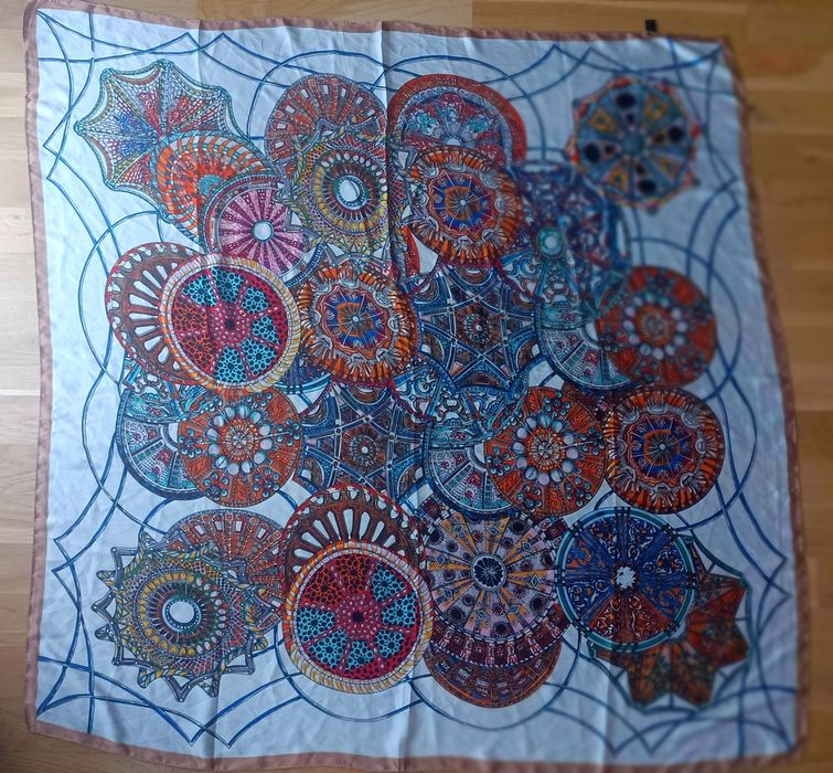 Orientalna chusta z jedwabiem – żywe kolory, wyjątkowy wzór!