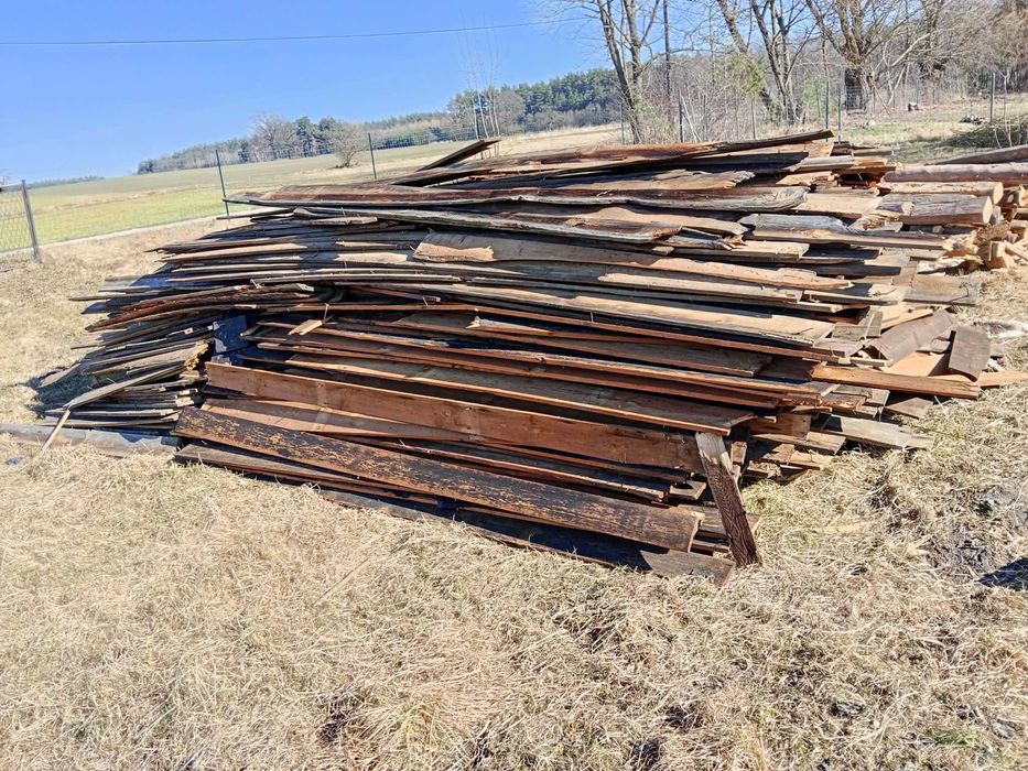 Drewno z rozbiórki stodoły – suche – sosna – 31 m³ – na opał