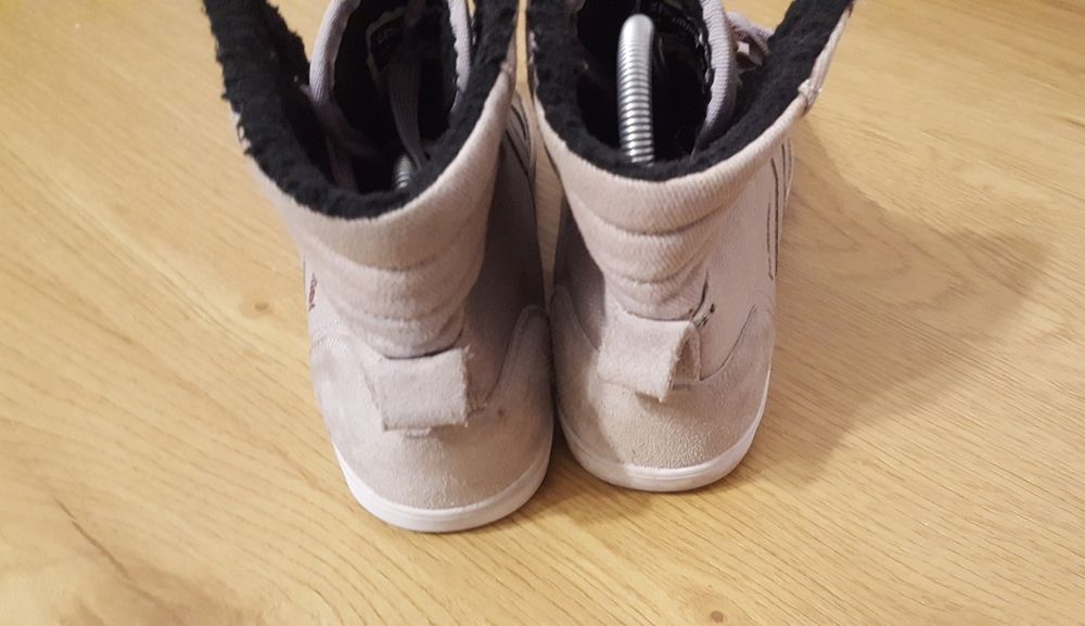 Sneakersy Hummel w rozmiarze 37