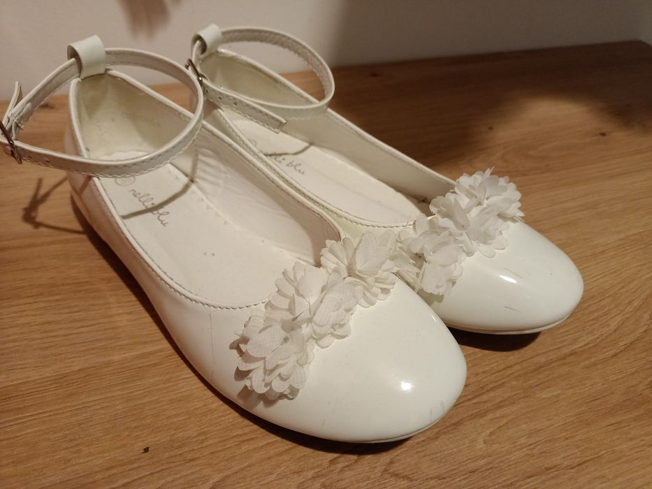 Buciki na okazje np. komunię świętą lub inną uroczystość.