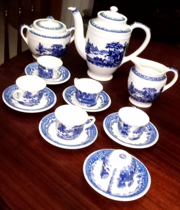 Serviço de café Sacavém Motivo Estátua