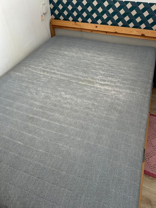 Cama de casal(IKEA) 1,40 x 200cm -  100€ com colchão