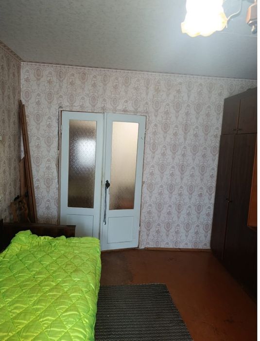 Продаж 3к квартири на Лазурнiй