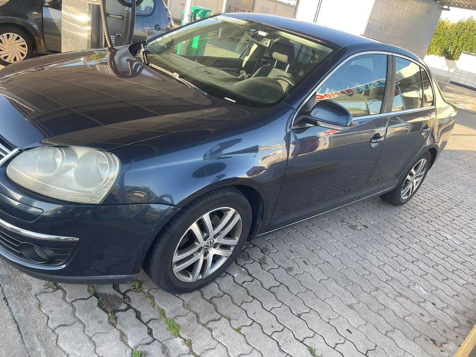 VW Jetta 1.9 TDI BlueMotion | 2008 | 174.480 km | Nacional foto 2