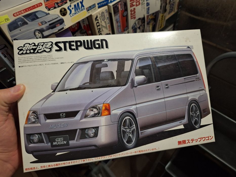 Model do sklejania Honda Stepwgn mugen 1:24 Aoshima