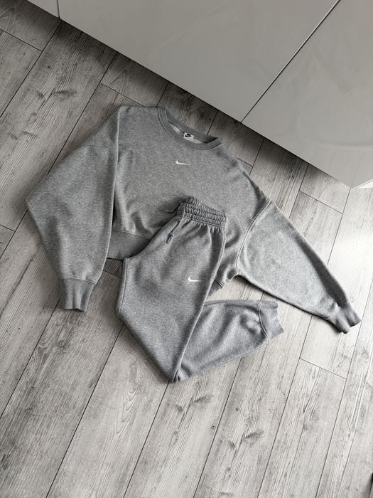 Zestaw bluza i spodnie nike xs