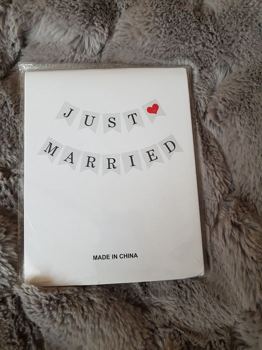 Napis- just  married