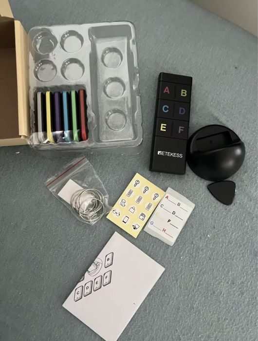 Пошуковий брелок-трекер