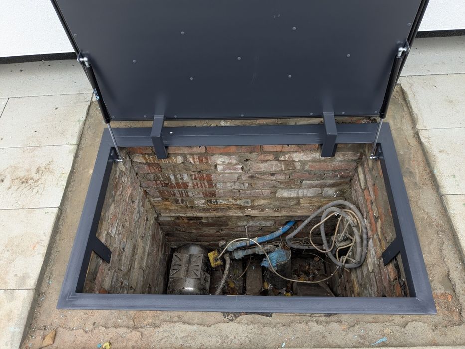 Люк /підлоговий /під плитку/ревізійний/двері металеві/з металу/кришка