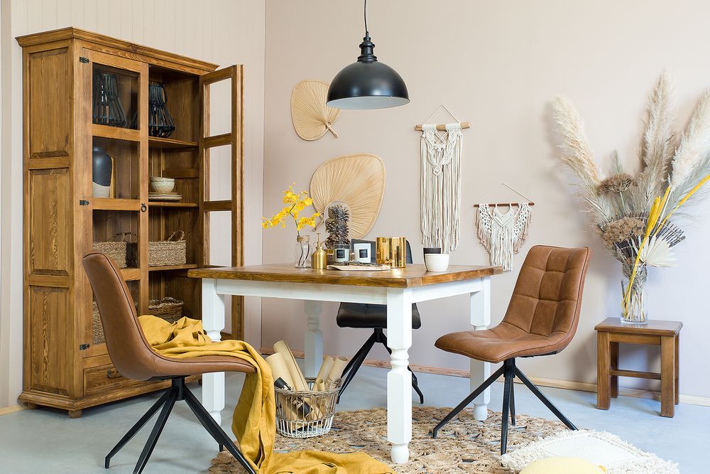 witryna do salonu z kolekcji HACIENDA - producent MEBLO-WOSK