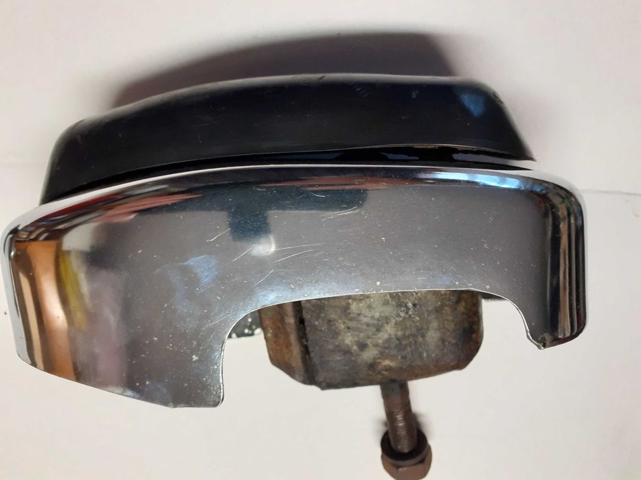 Escudetes Fiat 600
