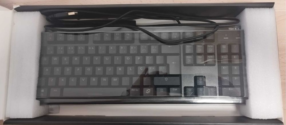 Teclado sharkoon RGB como novo