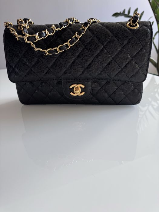 Czarna torebka Chanel Flap