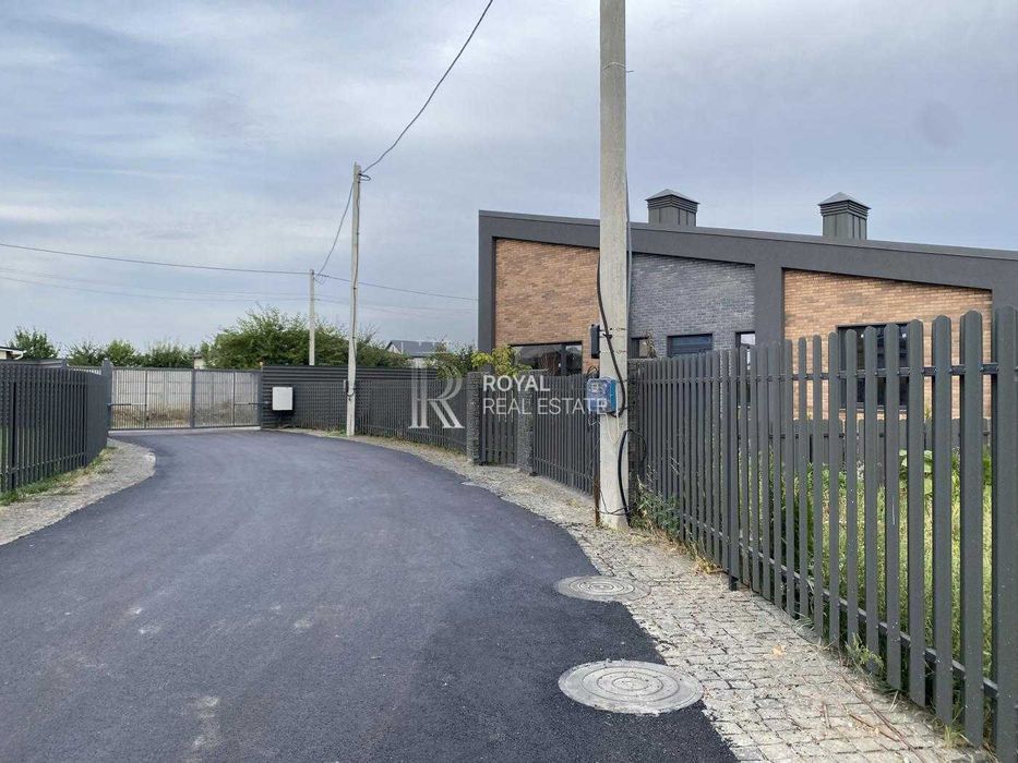 Продаж Будинок КМ COUNTRY VILLA Мала Олександрівка 130 м² 4 кімнати 5,01 сотки Закрита територія Високі стелі Паркінг