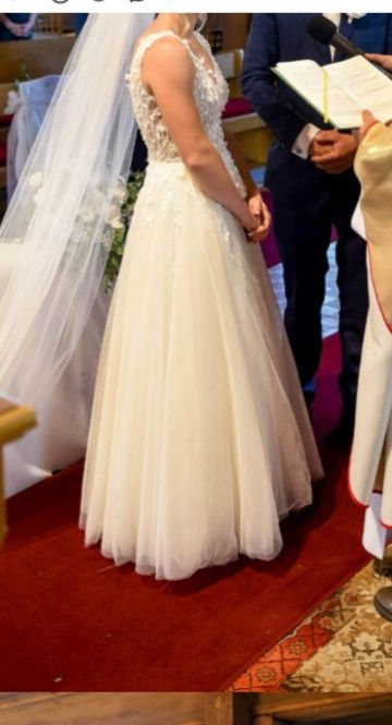 Suknia ślubna ..