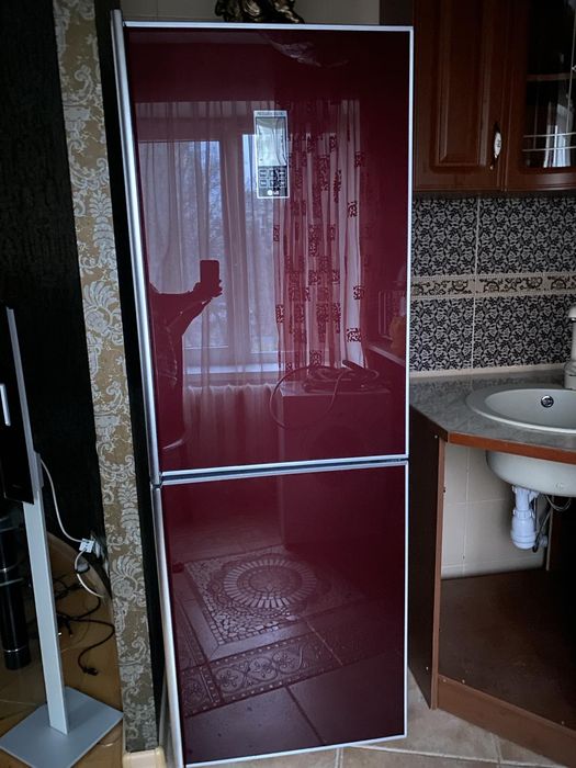 Продам холодильник LG б/у , зеркальний