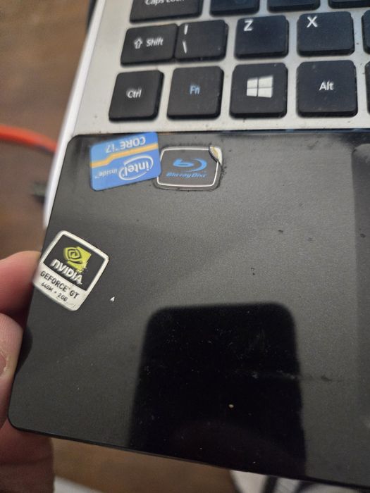 Sprzedam Laptopa ze zbita Matrycą Acer najprawdopodobniej i7 gen 3.