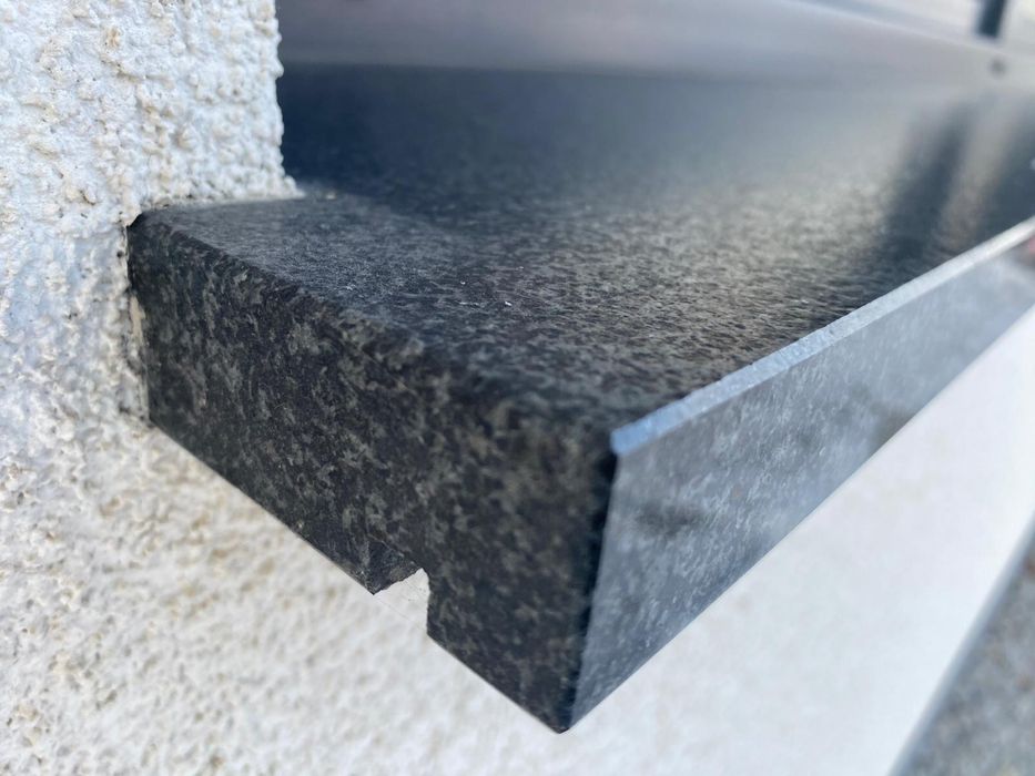 Parapety granitowe, schody z kamienia , blaty -producent