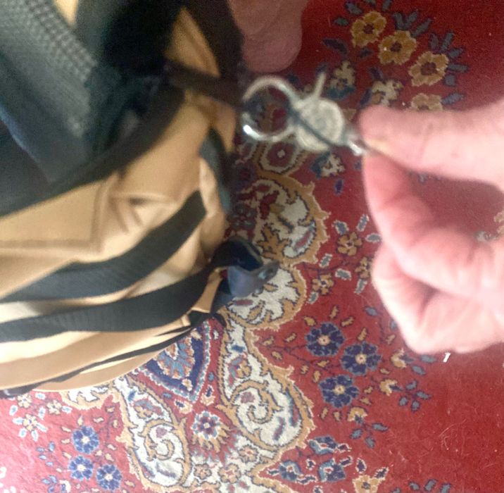 Transportadora de animal de companhia de até 30kg ou menos, aprovada para viajar em avião.
