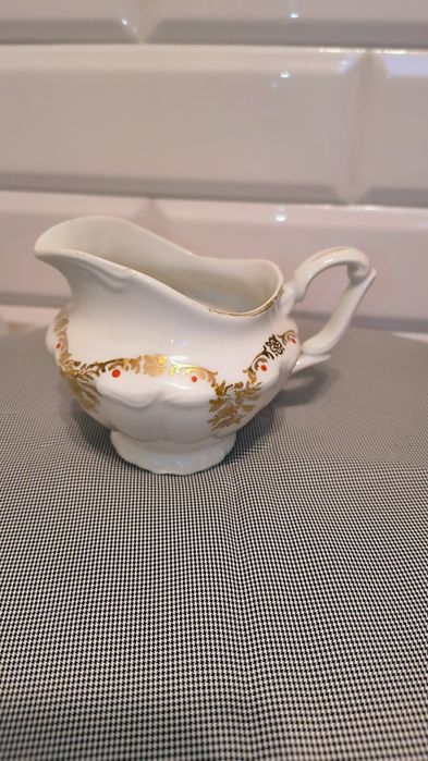 Mlecznika fason Maria Teresa prl porcelana Bogucice malarnia Katowice