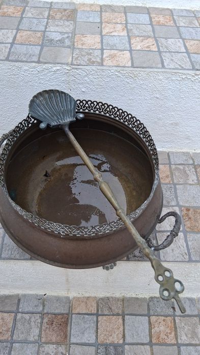 Vendo Vaso em latão