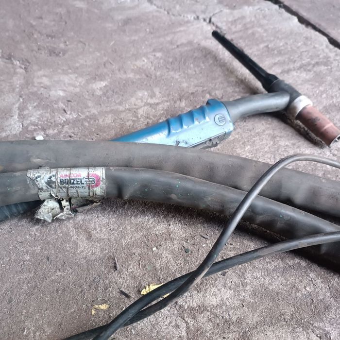 Аргоновый сварочный УдГУ 251