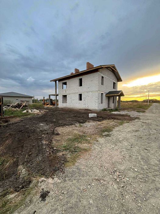 Будівництво будинків під ключ у Києві — від фундамента до даху