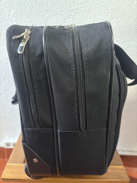 Mala PC portátil com rodas 17” Targus