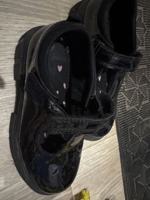 Лакированные туфли на девочку