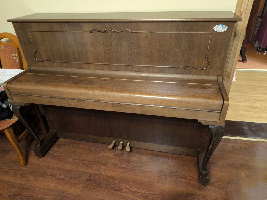 Pianino Legnica 1992 rok