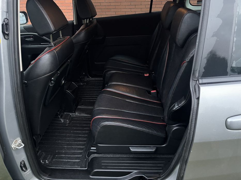 Mazda 5 ціна 7700$ 1.6 CD(дизель) 115л.с 2011р 6-ст Механіка