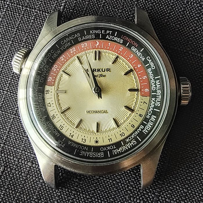 Zegarek Merkur mechaniczny.