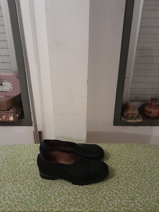 Vendo Sapatos de Senhora ANA SALAZAR muito bonitos como novos