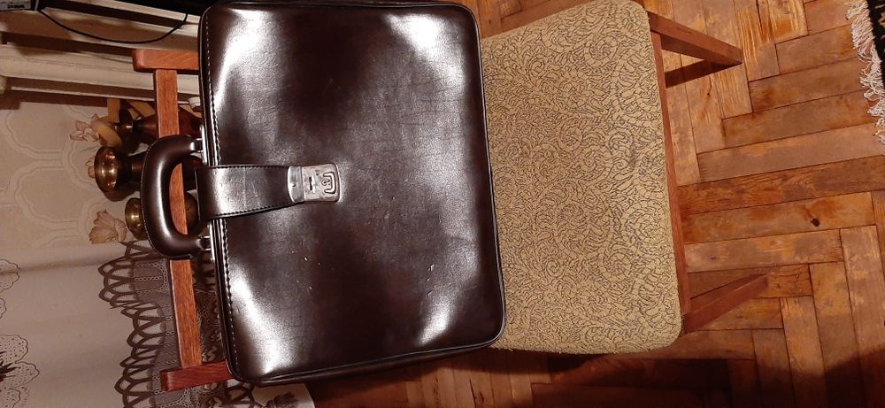 Портфели кожаные