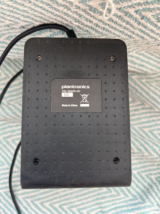 Plantronics headset voyager focus uc mais base