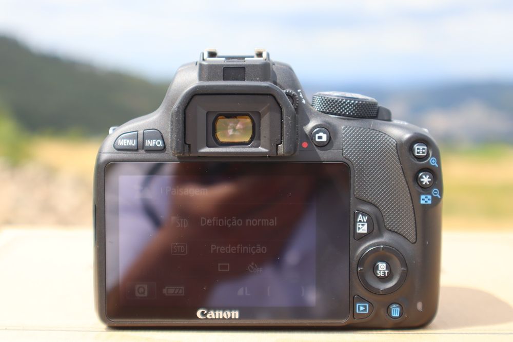 Canon EOS 100D + EF 50mm STM