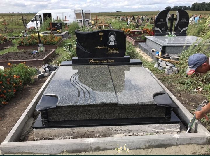 Пам'ятники від виробника LMR