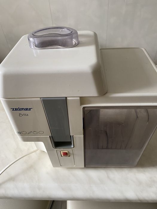 Соковитискач електричний