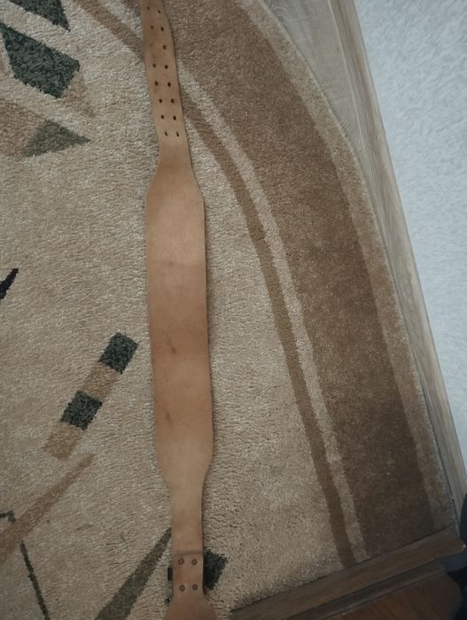 Пояс для важкої атлетики, шкіряний гарний стан.Розмір- М! шкіряний!