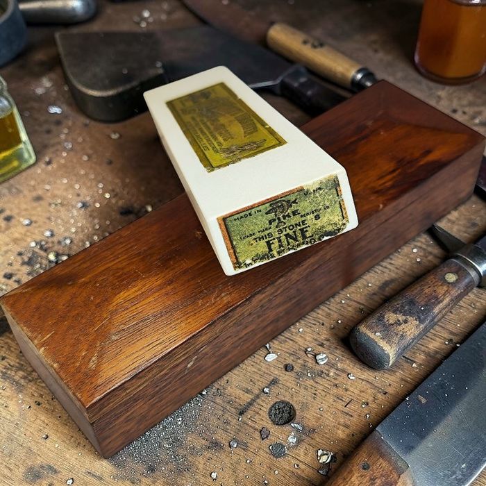 Вашита Lily White Pike старовинний камінь для заточування