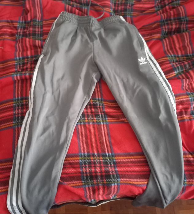 Calça adidas track suit cinza (tamanho M)