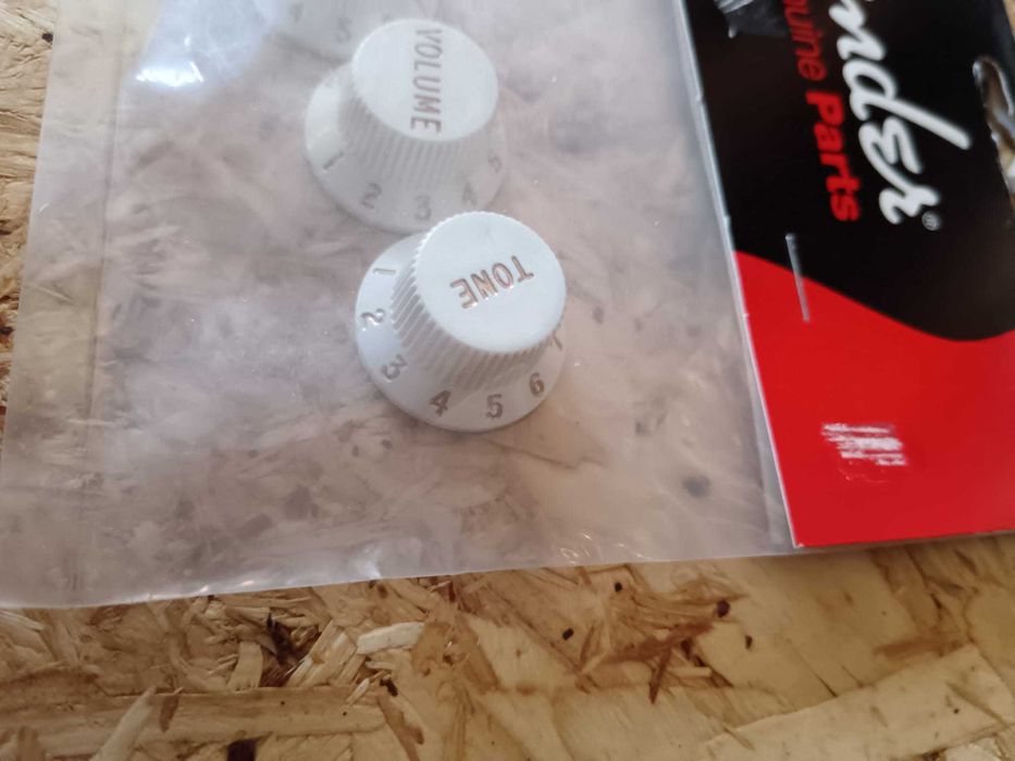 Fender Volume & Tone Knobs Set White