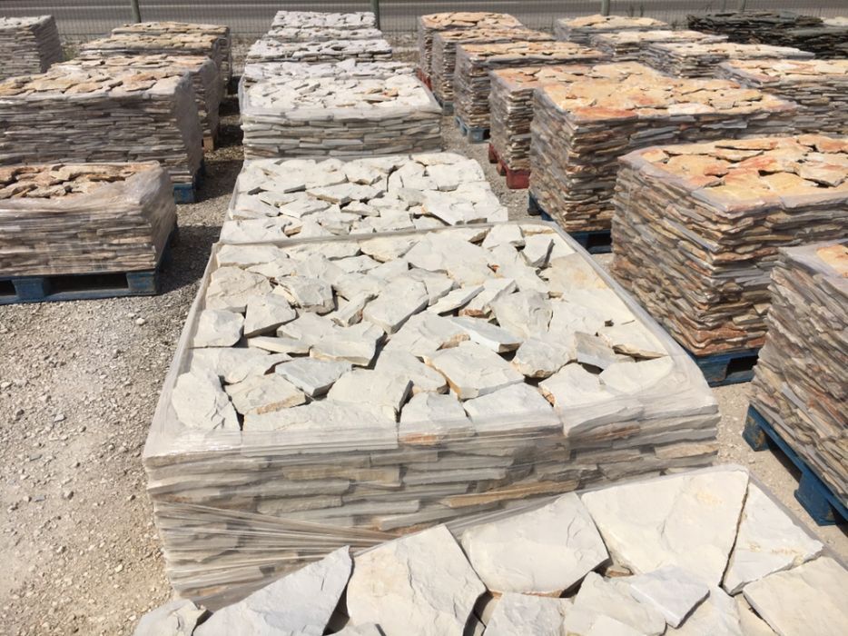 Pedra rustica Escacilhada cinza vidraço