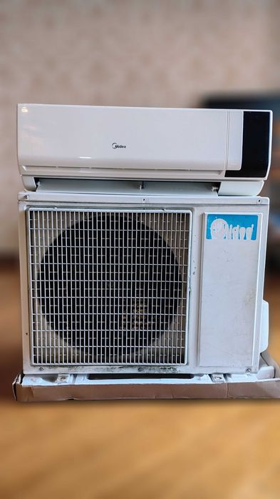Кондиціонер Midea MSR-12HRN1(R6), до 40 кв.м, б/в, робочий, Академ: 9 ...
