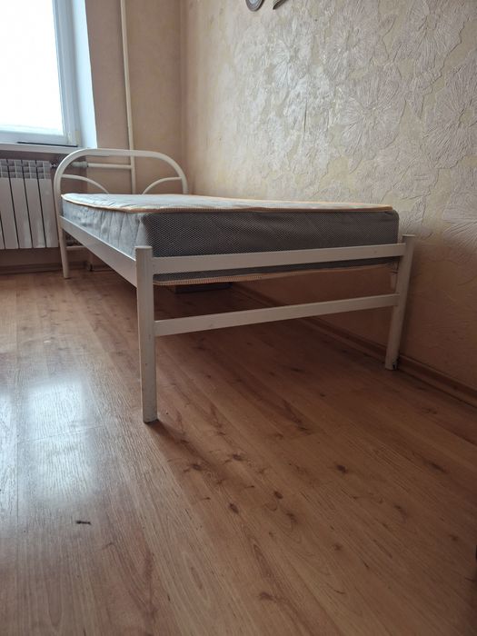 Односпальне ліжко з матрацом