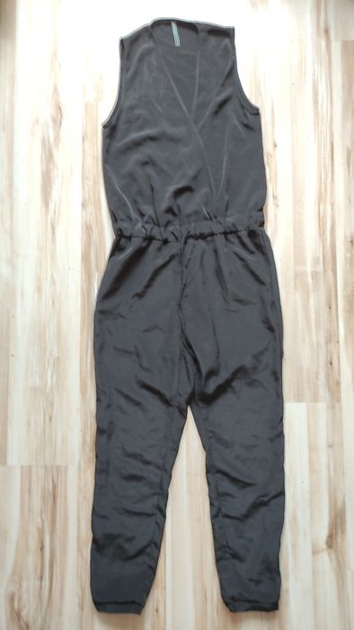 Kombinezon z kieszeniami rozmiar 36