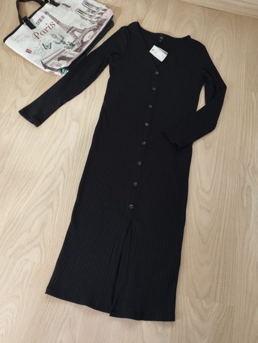 Длинное черное платье в рубчик 38-40,