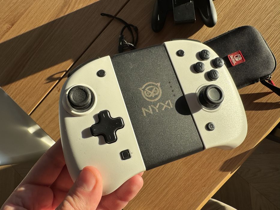 Nintendo Switch Oled + karta 256gb + akcesoria