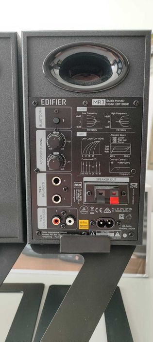 Monitory studyjne Edifier MR 3 + stojaki